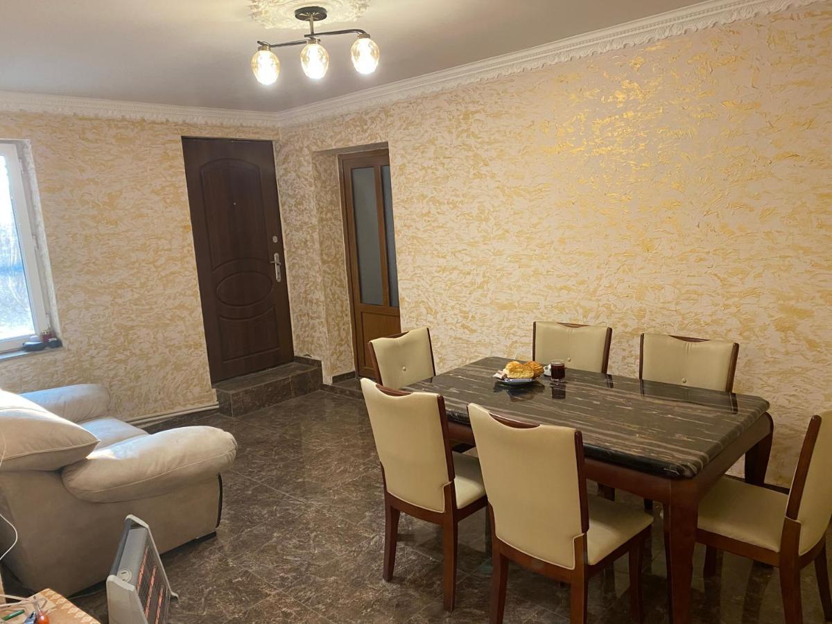 Friend'S House Rooms Near Airport Ghukasavan Экстерьер фото