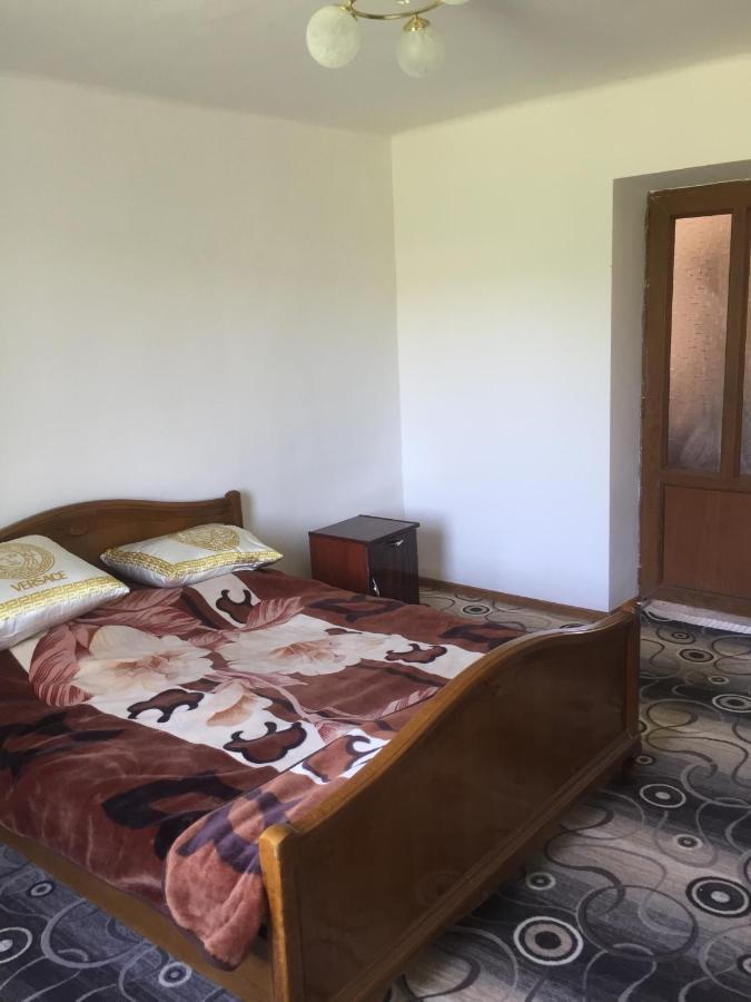 Friend'S House Rooms Near Airport Ghukasavan Экстерьер фото
